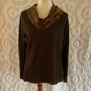 Parsley & Sage Green Amber accent Shirt TopCowl Neck